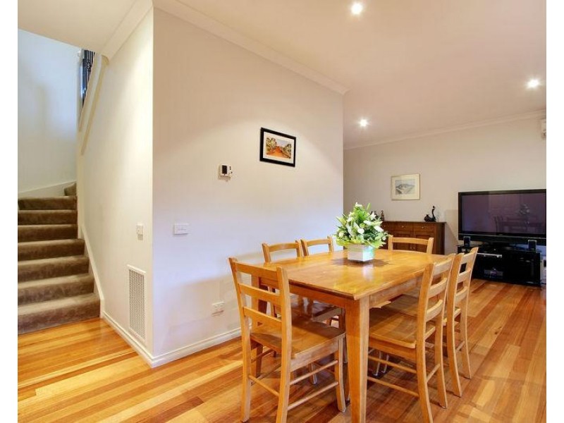 1/32 Holland Road, Ringwood East VIC 3135