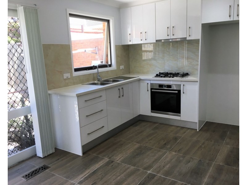 2/2 Clanbrae Avenue, Burwood VIC 3125