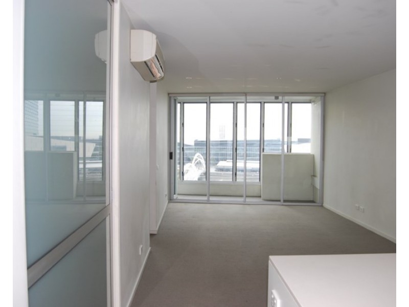 802/8 McCrae Street, Docklands VIC 3008