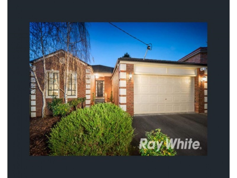 15 Fulton Crescent, Burwood VIC 3125