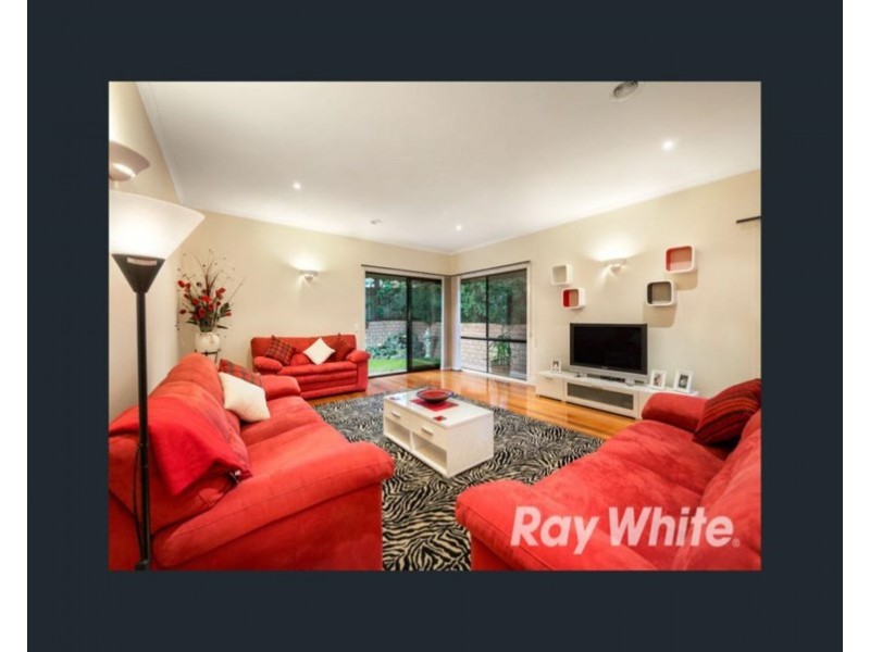 15 Fulton Crescent, Burwood VIC 3125