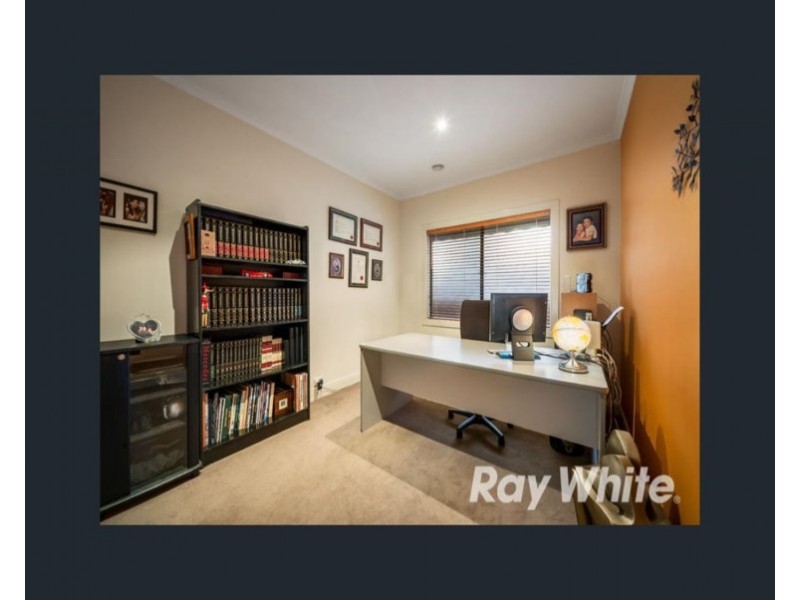 15 Fulton Crescent, Burwood VIC 3125