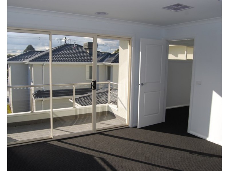 2/144 Burwood Highway, Burwood East VIC 3151