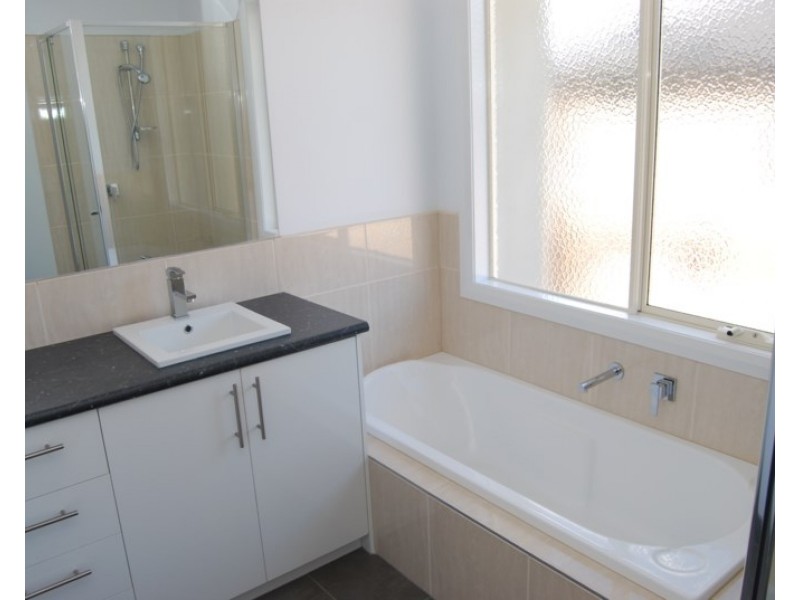 2/144 Burwood Highway, Burwood East VIC 3151