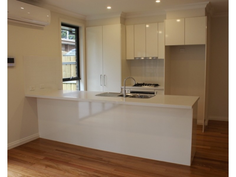 28 Lancelot Crescent, Glen Waverley VIC 3150