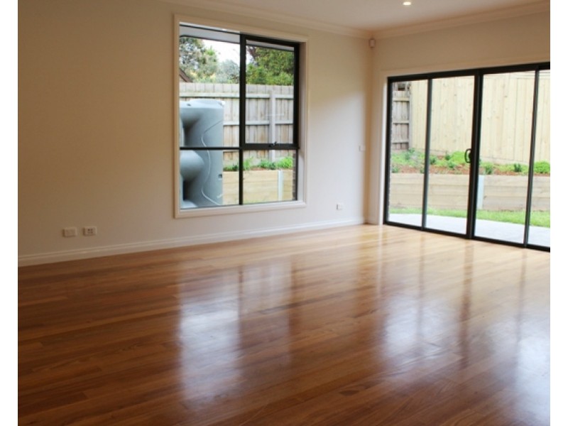 28 Lancelot Crescent, Glen Waverley VIC 3150