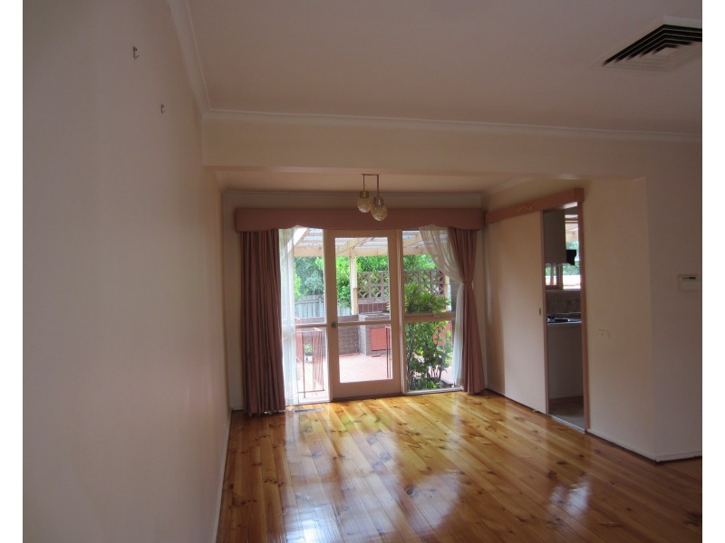 8 Ansett Crest, Forest Hill VIC 3131