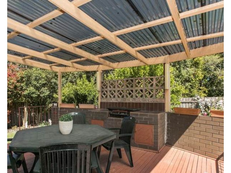 8 Ansett Crest, Forest Hill VIC 3131