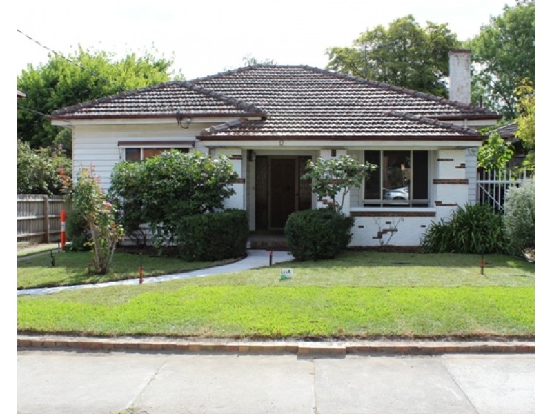 12 Queen Street, Blackburn VIC 3130