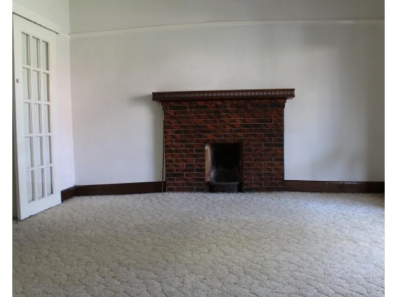 12 Queen Street, Blackburn VIC 3130