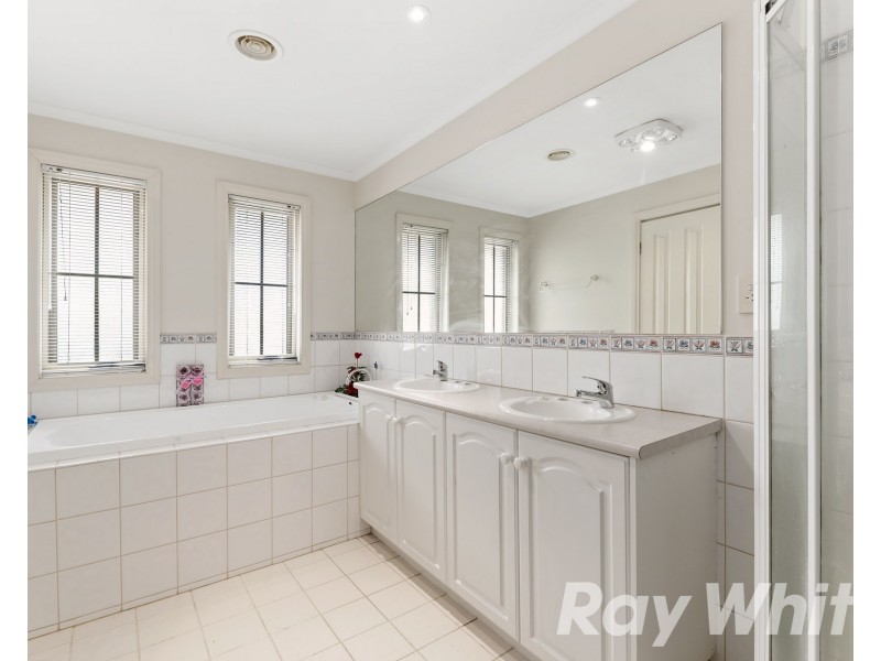 13 St Claire Walk, Doncaster East VIC 3109