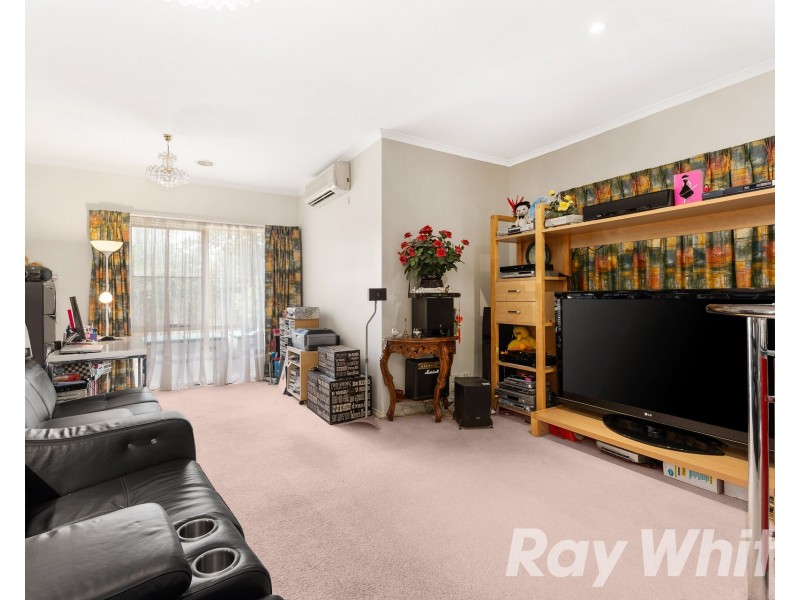 13 St Claire Walk, Doncaster East VIC 3109