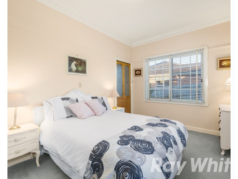 6 Cumming Street, Burwood VIC 3125