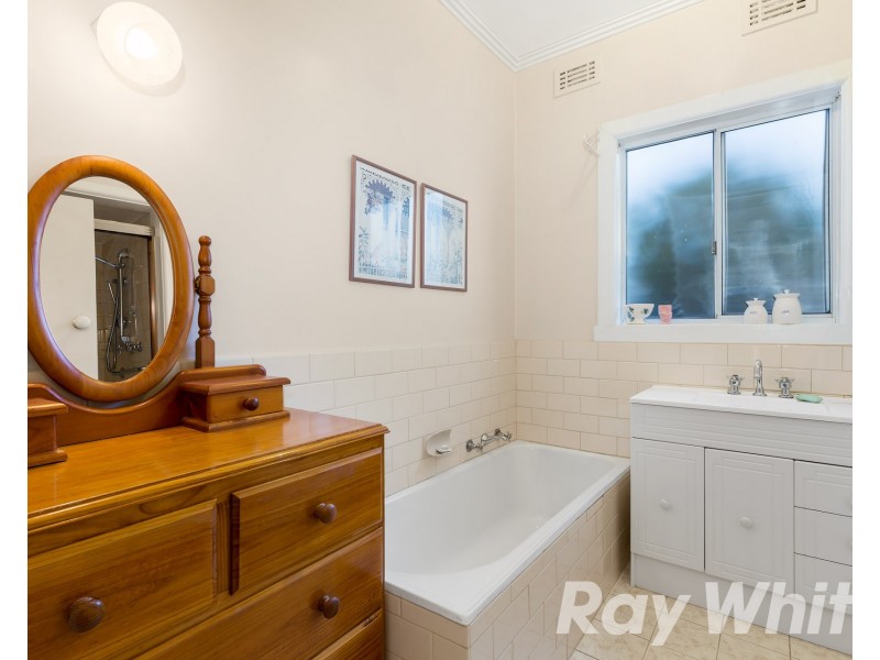 6 Cumming Street, Burwood VIC 3125