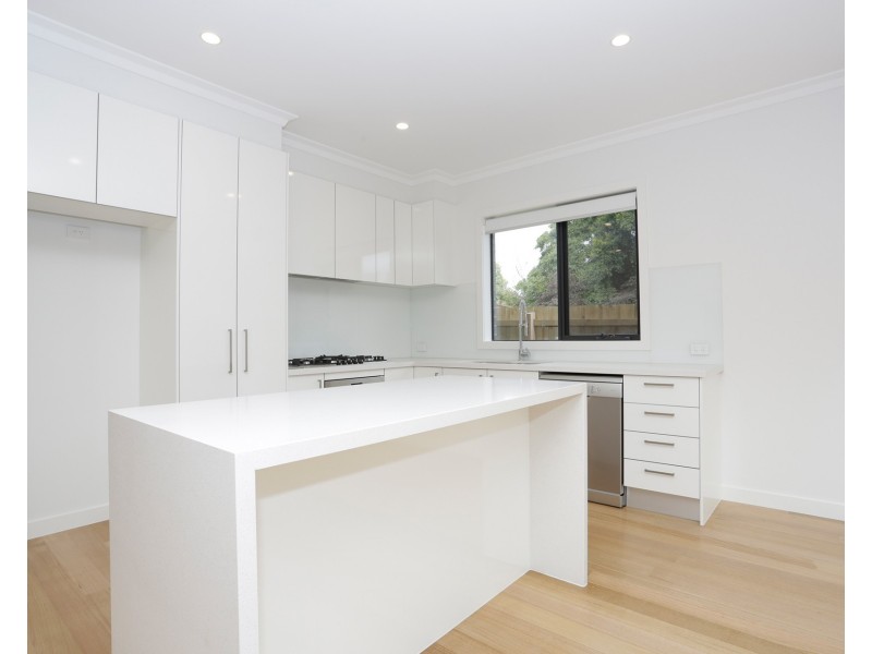 2/11 Norma Road, Forest Hill VIC 3131