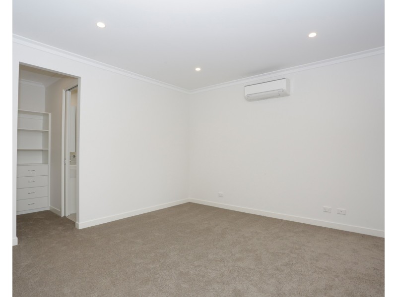 2/11 Norma Road, Forest Hill VIC 3131