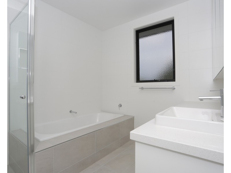 2/11 Norma Road, Forest Hill VIC 3131