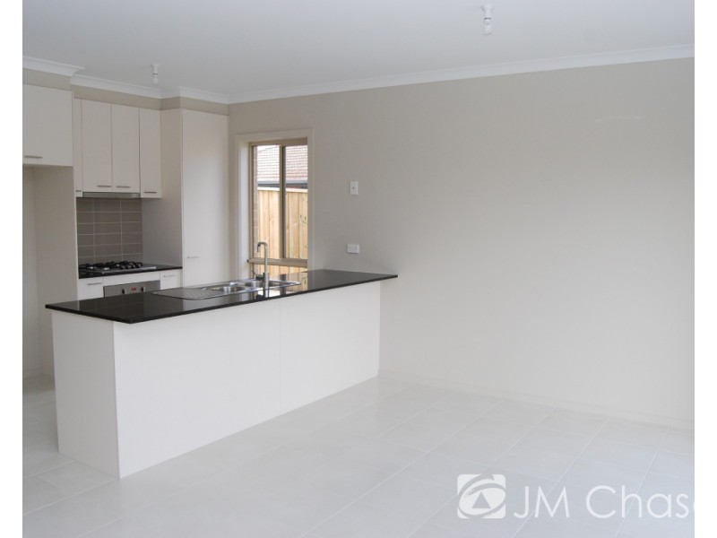 10/12 Irvine Street, Mitcham VIC 3132