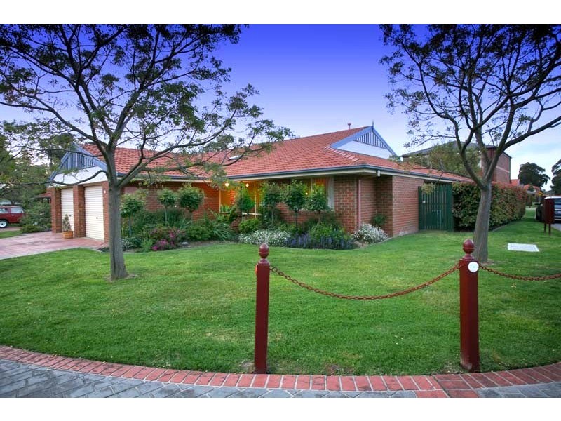 16 Heathcote Drive, Forest Hill VIC 3131