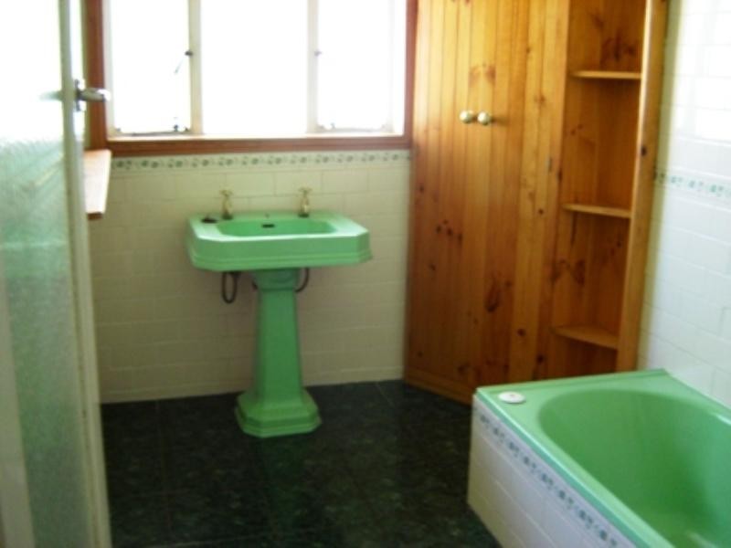 4 Bridgeford Avenue, Blackburn North VIC 3130