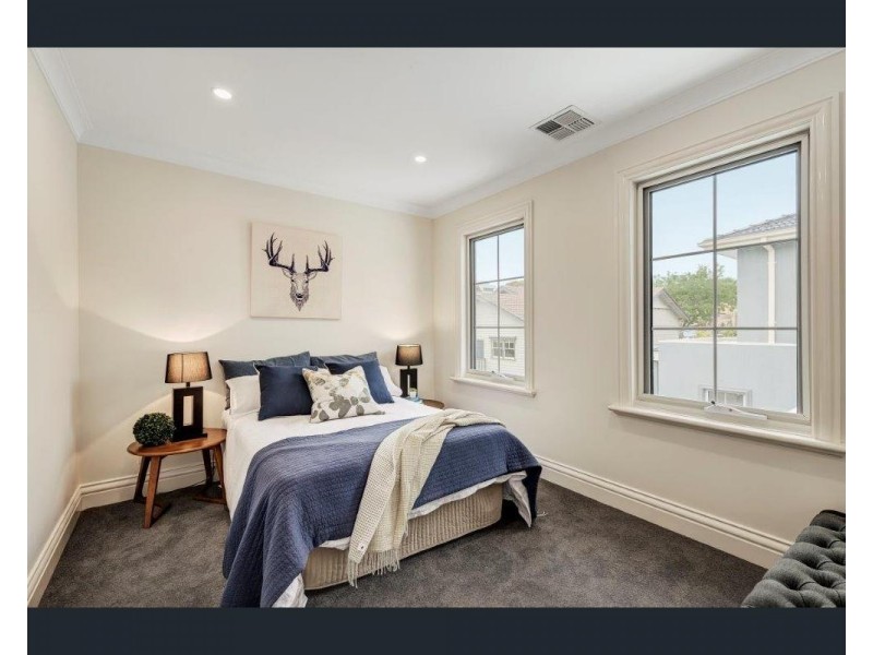 3/4 Gilbert Street, Mont Albert VIC 3127