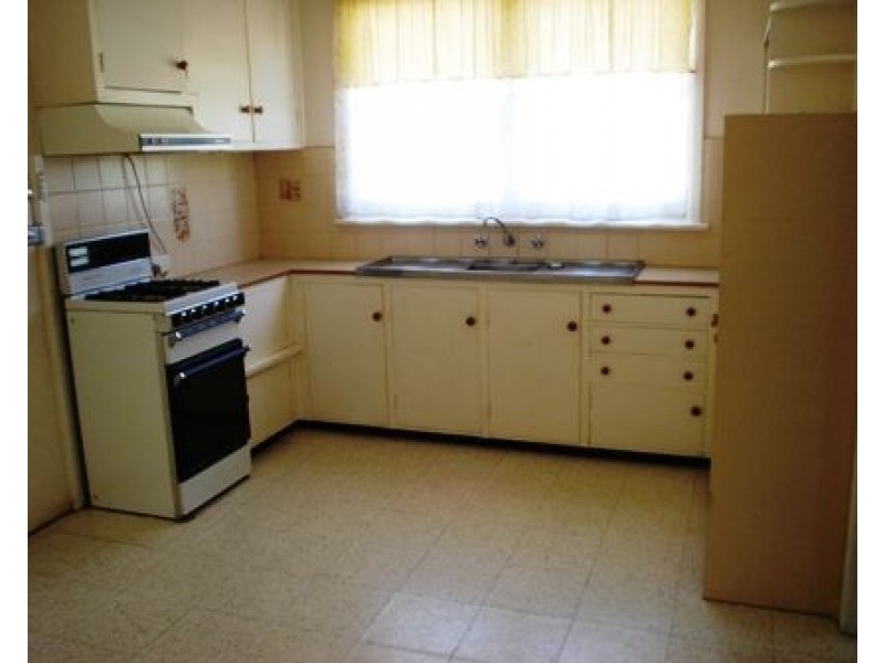 13 Summit Road, Burwood VIC 3125