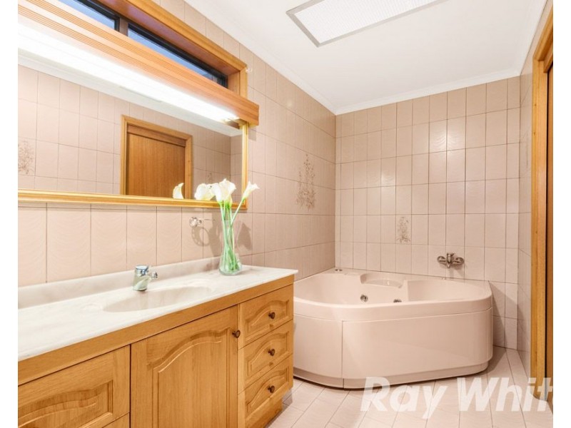 124 Anderson Creek Road, Doncaster East VIC 3109