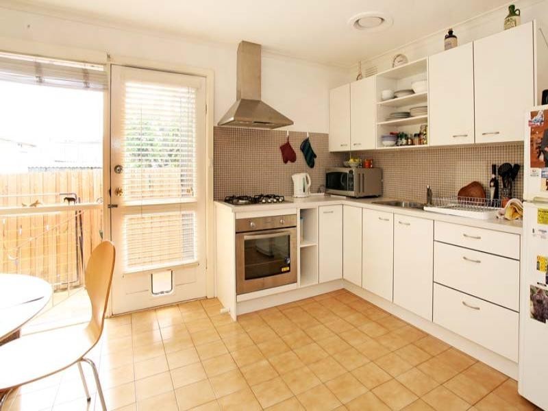 2/192 Surrey Road, Blackburn VIC 3130