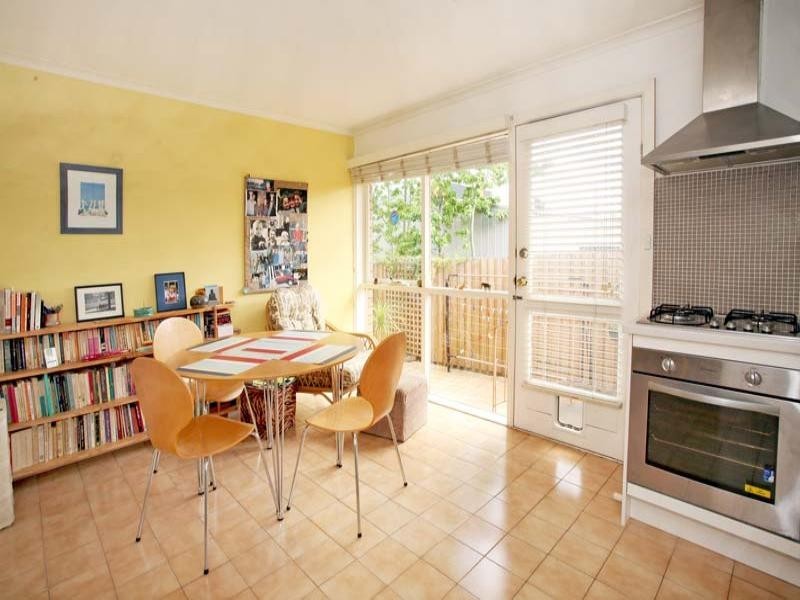 2/192 Surrey Road, Blackburn VIC 3130