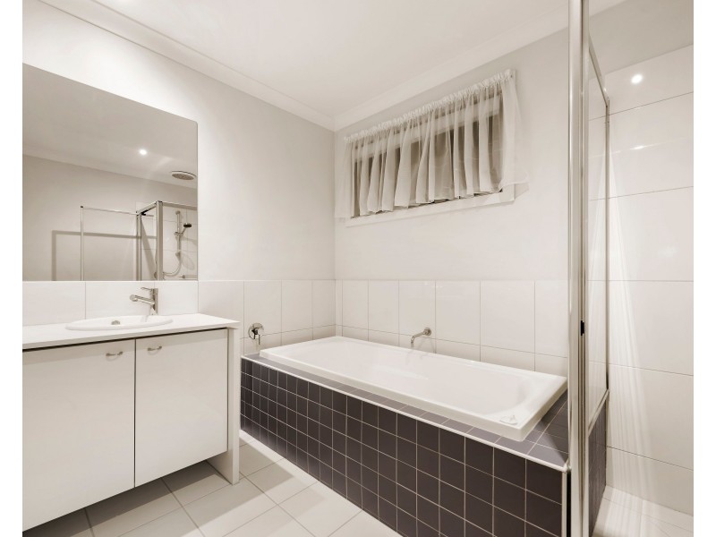 18 The Range Boulevard, Croydon VIC 3136