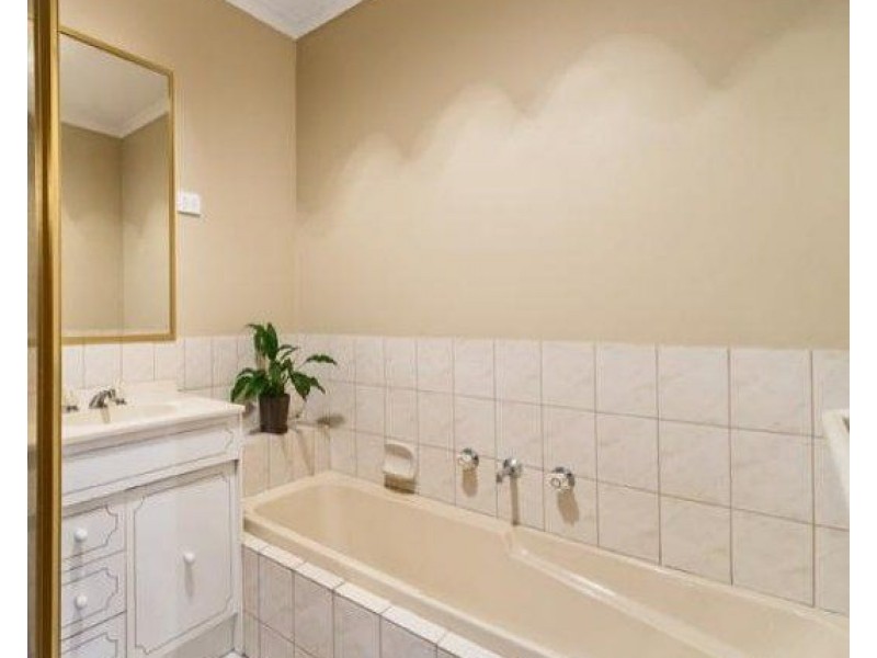 2A Husband Road, Forest Hill VIC 3131