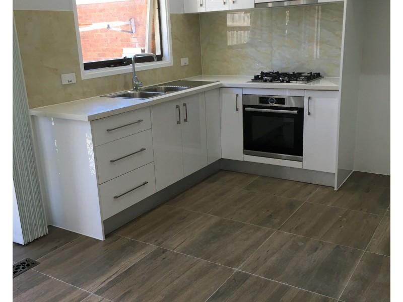 2/2 Clanbrae Avenue, Burwood VIC 3125