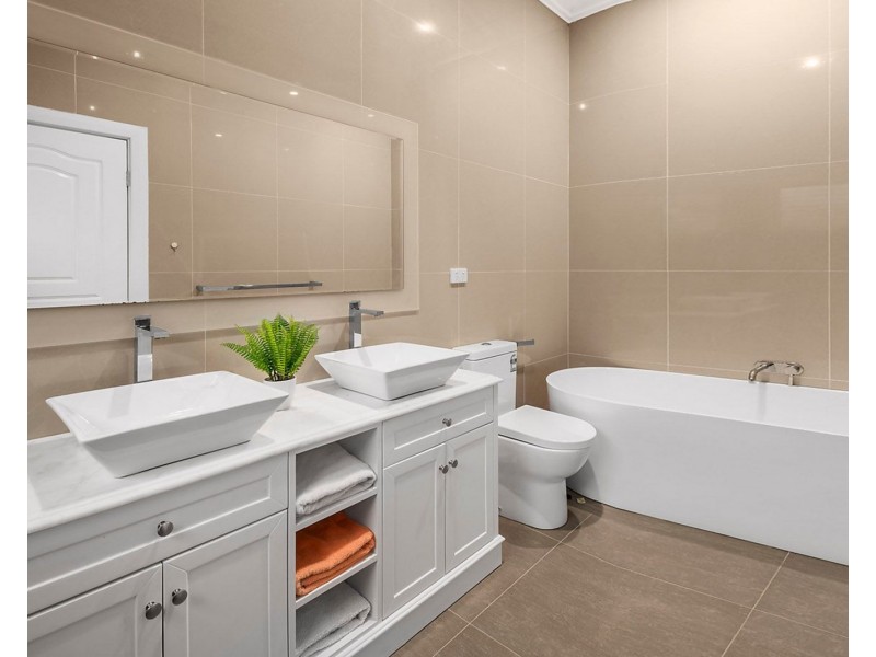 7 Cornfield Grove, Box Hill South VIC 3128