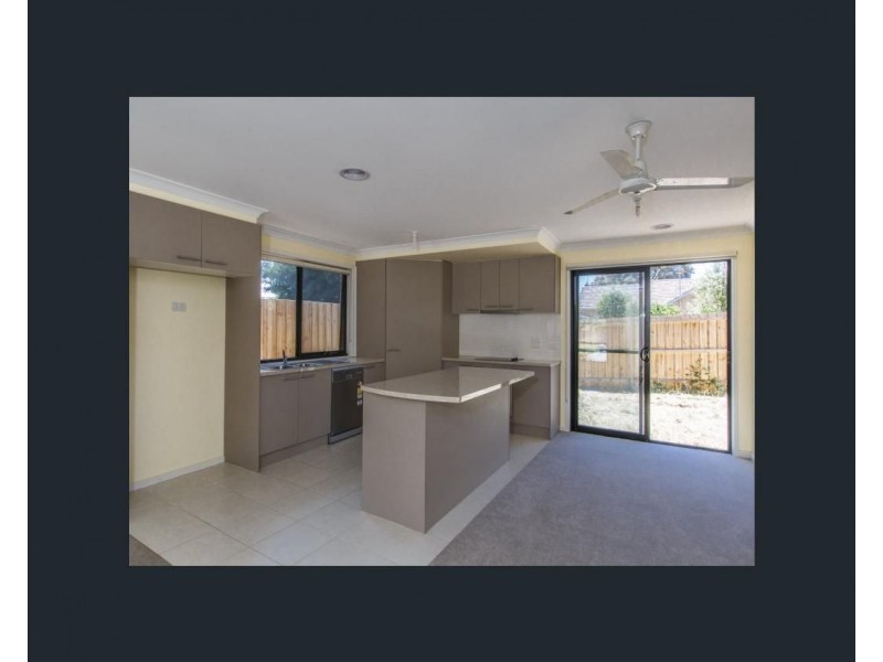2/1 Branksome Grove, Blackburn South VIC 3130