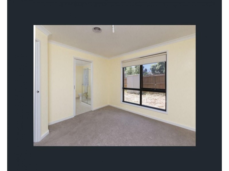 2/1 Branksome Grove, Blackburn South VIC 3130