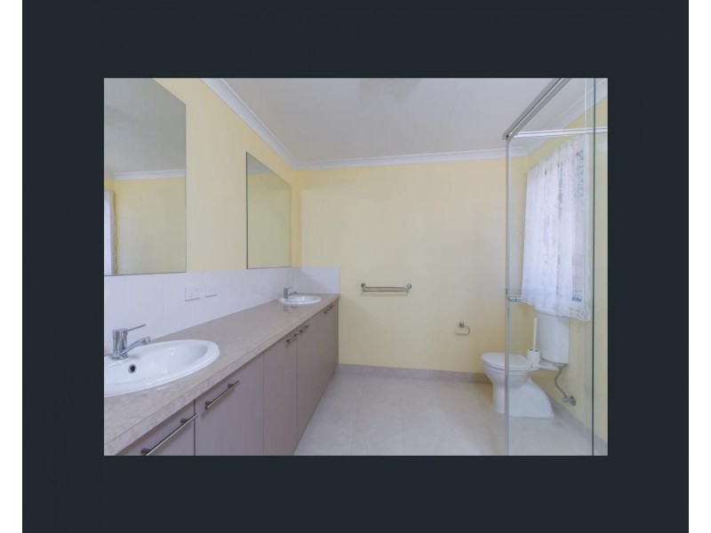 2/1 Branksome Grove, Blackburn South VIC 3130