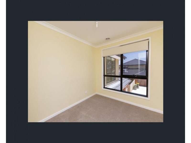 2/1 Branksome Grove, Blackburn South VIC 3130
