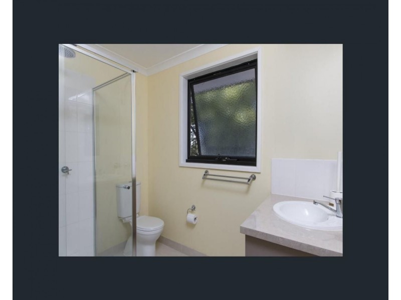 2/1 Branksome Grove, Blackburn South VIC 3130