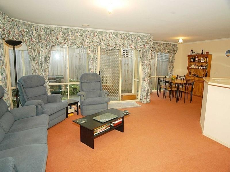 6 Ashcroft Grove, Blackburn South VIC 3130