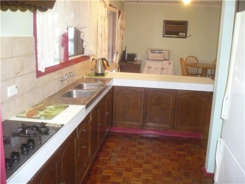 20 Kingloch Parade, Wantirna VIC 3152