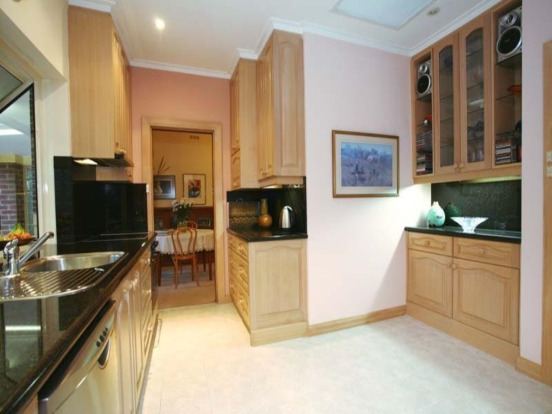 22 Wellington Avenue, Blackburn VIC 3130