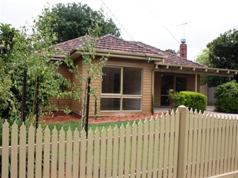 2 Almer Avenue, Blackburn VIC 3130