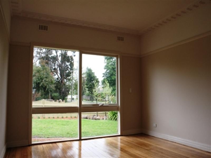 2 Almer Avenue, Blackburn VIC 3130