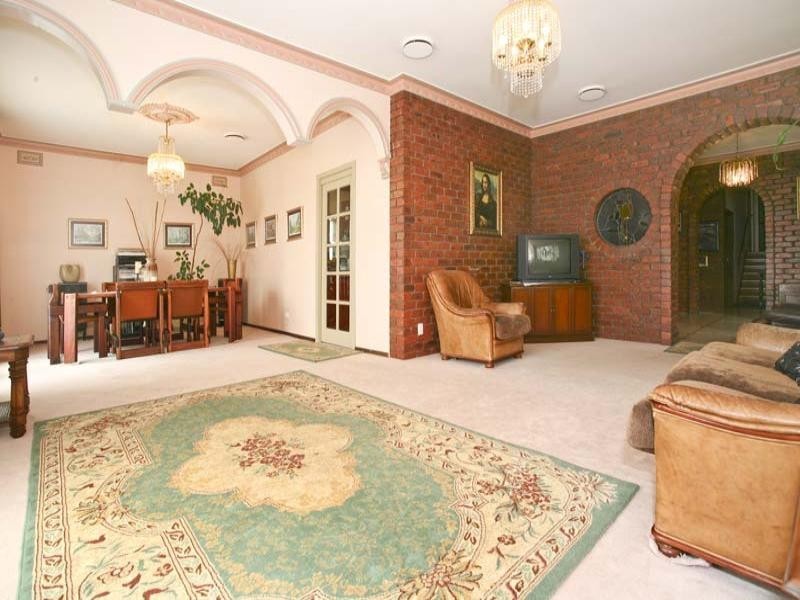 8 Felgate Parade, Vermont South VIC 3133