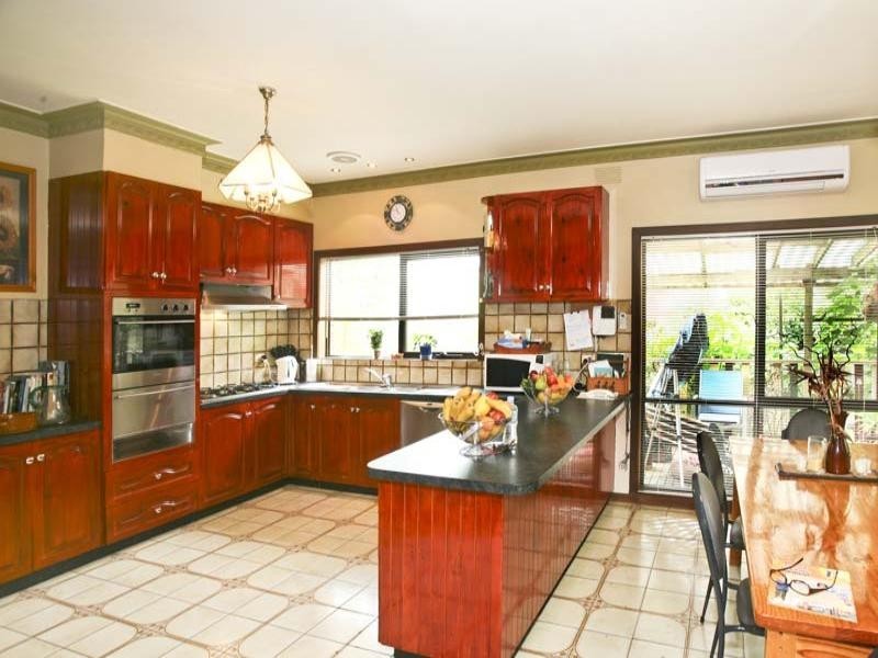 8 Felgate Parade, Vermont South VIC 3133