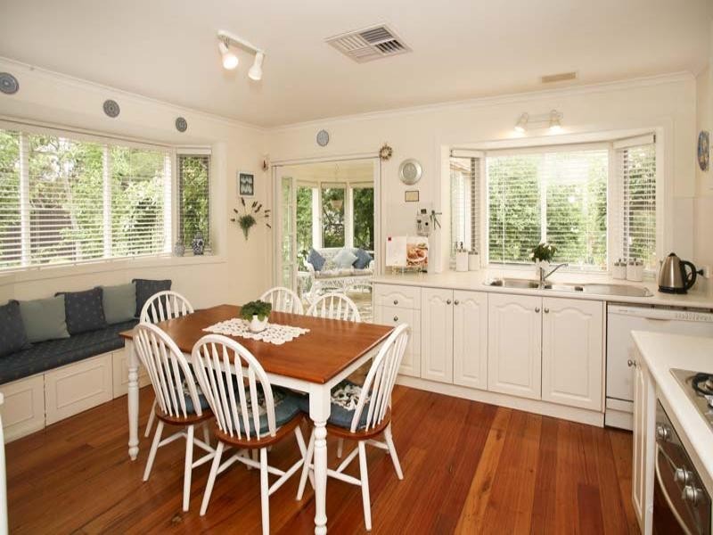 18 Nandina Street, Forest Hill VIC 3131