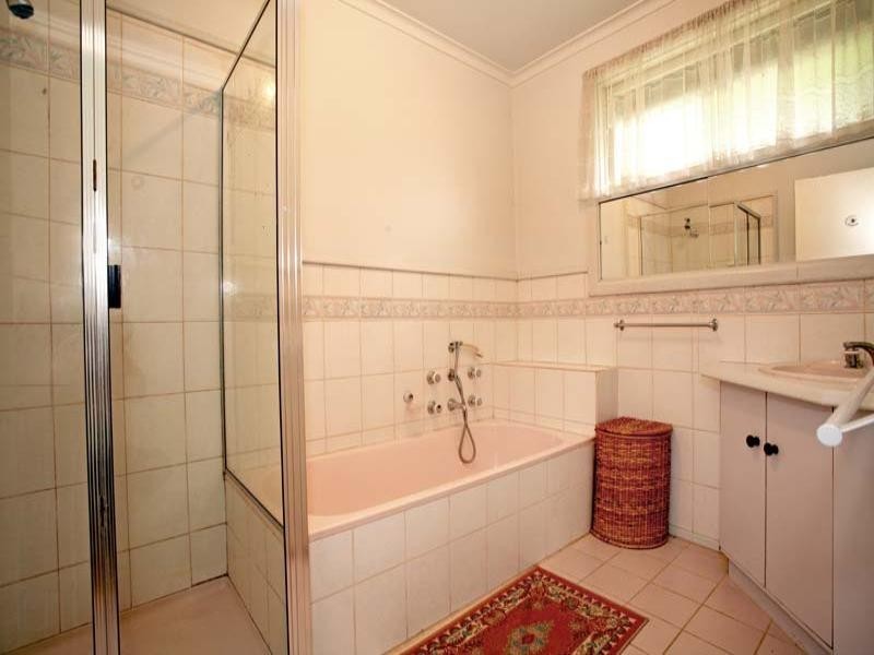 63 Lorraine Drive, Burwood East VIC 3151