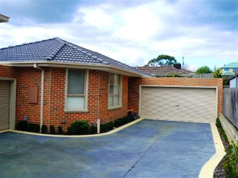 2/21 Poole Street, Burwood VIC 3125