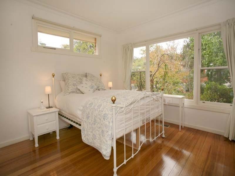 29 Rosalind Crescent, Blackburn VIC 3130