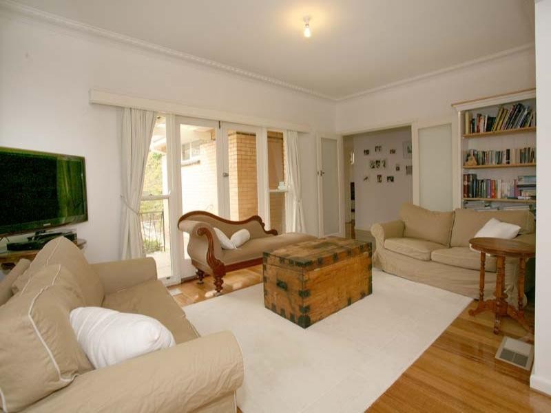 29 Rosalind Crescent, Blackburn VIC 3130